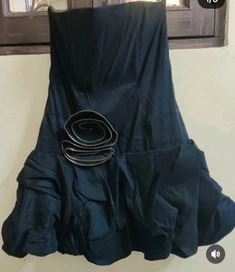 Chic Black Strapless Party Dress