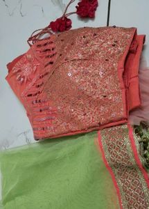 Ethnic odhani with blouse