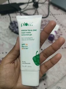 Plum Green Tea &amp; Zinc Sunscreen Gel SPF 50