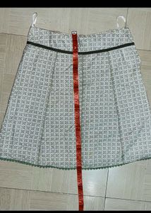 Chic Pleated Mini Skirt