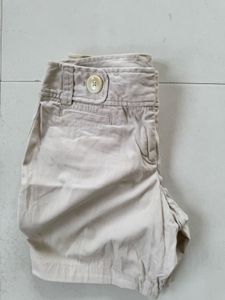 Lightweight Beige shorts