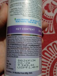mama Earth shampoo