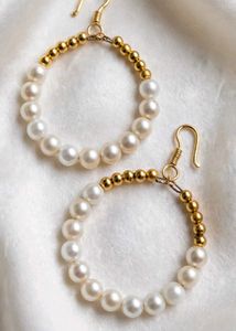 Elegant Pearl Necklace &amp; Earring Set