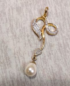 Pendant And Earrings Set