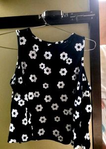 Black &amp; White Floral Cold Shoulder Top