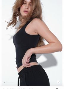 Seamless Black Tank Top