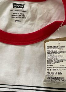 brand new Levi's White Logo T-Shirt