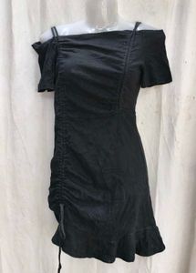 3267. Chic Black Off-Shoulder Ruched Dress