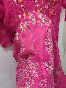Beautiful Pink Embroidered Kurta