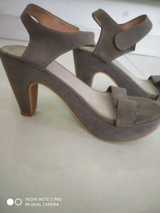 Grey Heels 👠😍