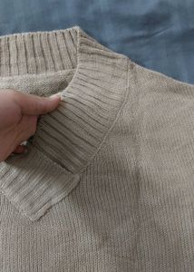 V-Neck Pullover
