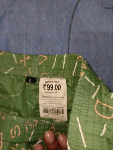 Men's Green Graphic Print Shorts