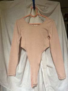 H&amp;M Ribbed Long Sleeve Bodysuit