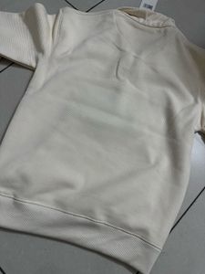 Stylish Half-Zip Sweatshirt M size