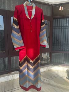 Vibrant maroon Ethnic Kurta with Unique Print