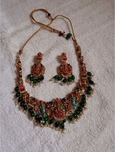 Stunning Kundan &amp; Emerald Necklace Set