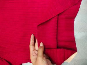 RED 🍒 CROPPED WOOL TOP