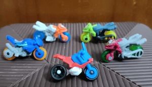 5 kinder Joy bike toys