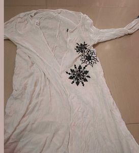 Elegant White Embroidered Long Kurta