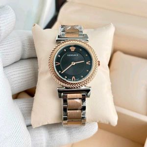 _VERSACE WATCH_*V-Motif Model For Ladies