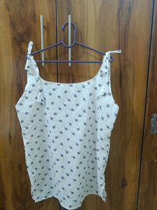 New and never wear Cute Floral Print Camisole
