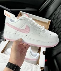 Nike Air Force 1 - White Pink