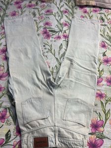 Baggy Light Wash Cargo Jeans