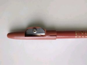 Eveline Nude lip liner