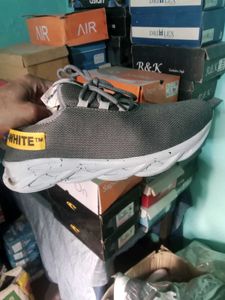 NEW NO USED SPORTS SHOES FOR MEN.