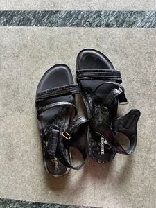 Stylish Black Flat Sandals for Women
