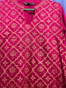 Elegant Pink Kurta with Golden Print
