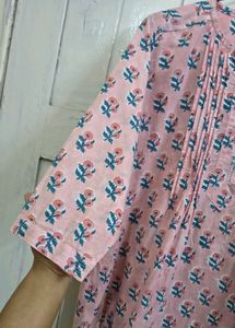 L size Pretty Pink Floral Kurta cotton kurti 🩷