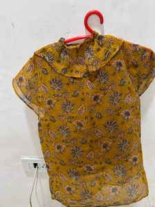 Chic Floral Ruffle Blouse