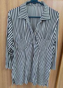 🖤Korean Monochrome Striped Blouse Top🤍