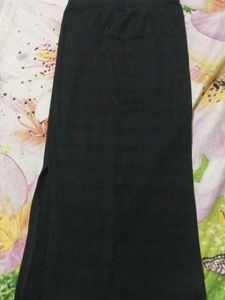 Elegant Black Midi pencil Skirt with Side Slit
