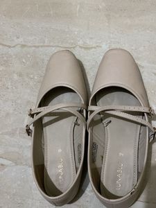 Elegant Beige Ballerina Flats