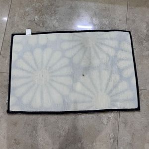 Machine Washable Daisy Flower Bath Mat