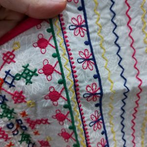 Embroidered kurti with round border