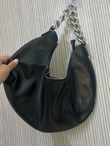 Chic Black Hobo Bag with Chain Strap