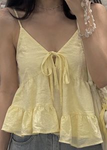 butter yellow top