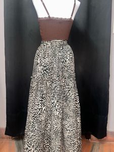 Chic Tiered Maxi Skirt with Leopard Print