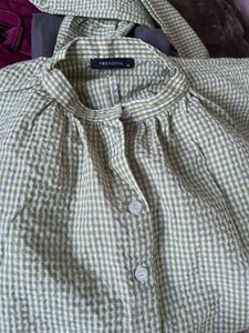 Chic Textured Button-Up Blouse