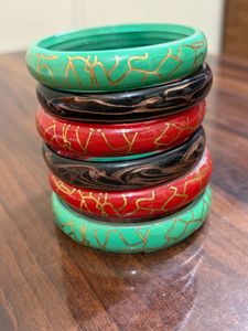 Set of 6 Colorful Bangles