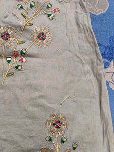 Embroidered Kurta set with Floral Design