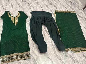 Elegant Emerald Kurta with Gold Embellishments