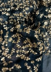 Elegant Green 💚 blouse pics with Gold Embroidery