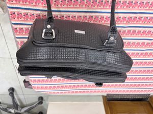 Stylish Black Textured Handbag