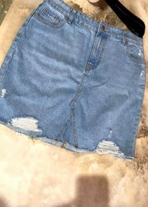 Forever 21 Light Wash Denim skirt