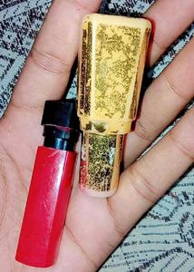 red and maroon lipstick combo