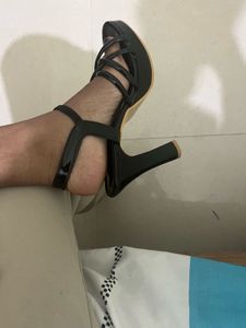Chic Black Platform High Heels